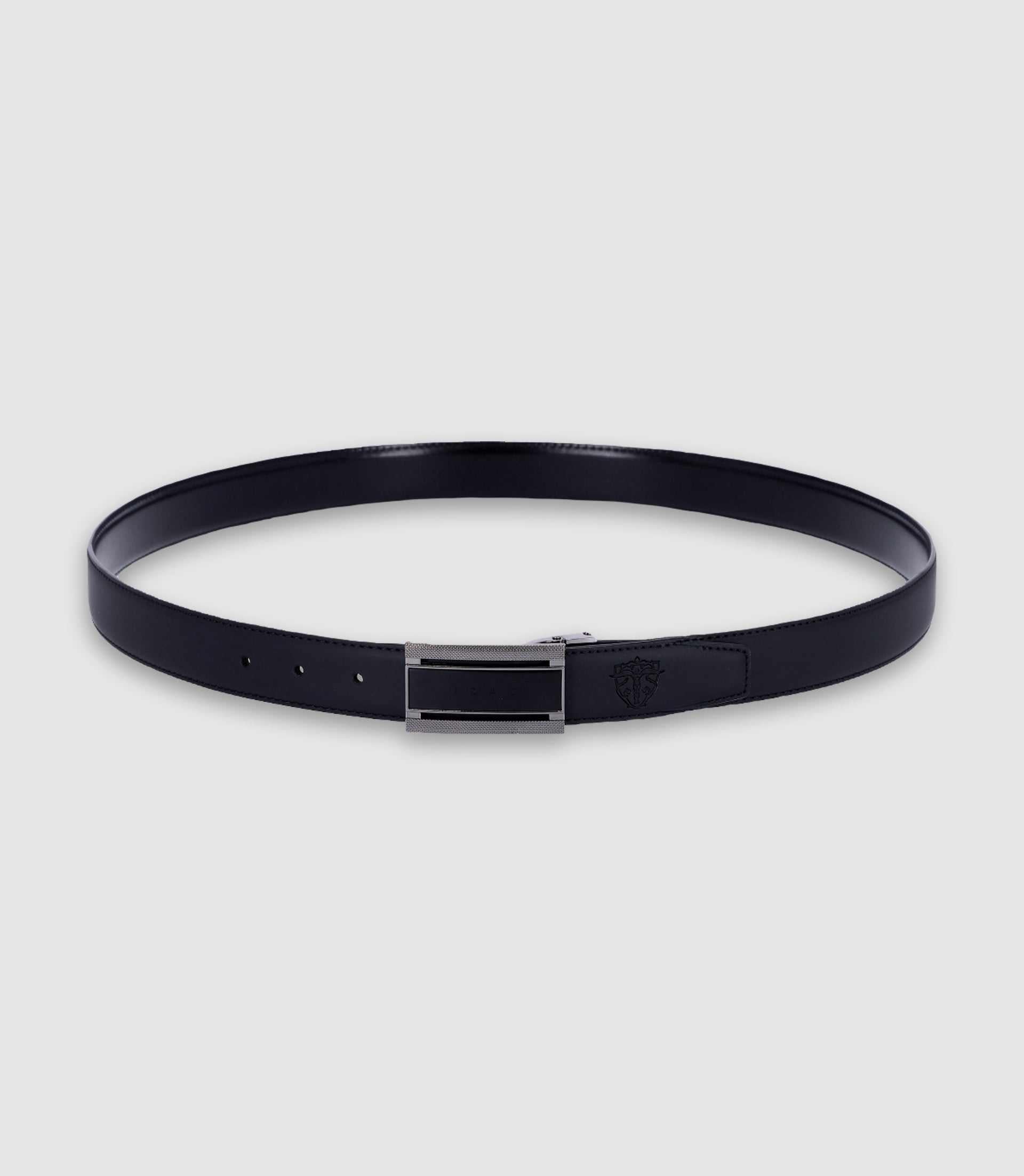 Belt with reversible and adjustable black matt strap