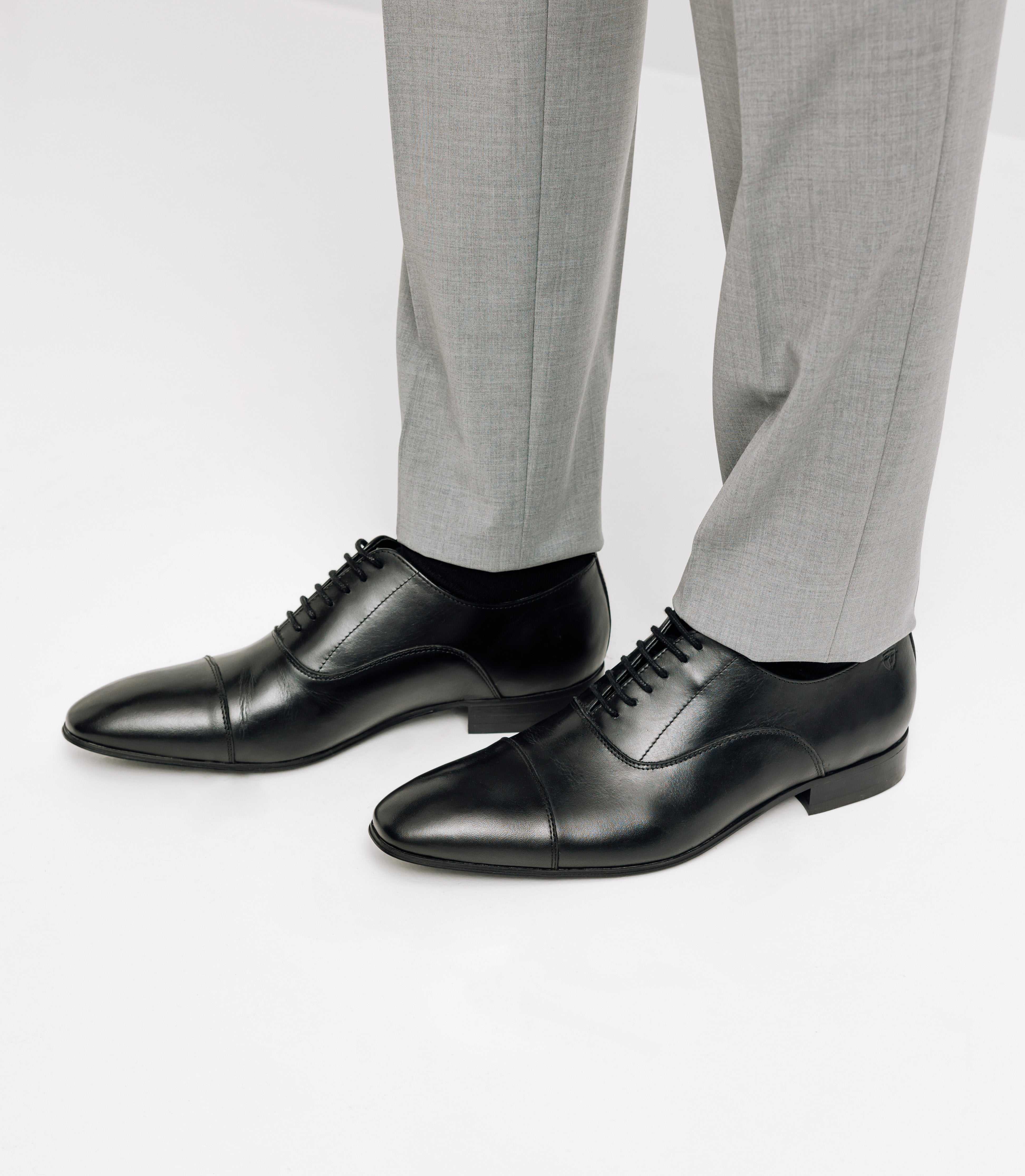 Richelieu shoes in black leather