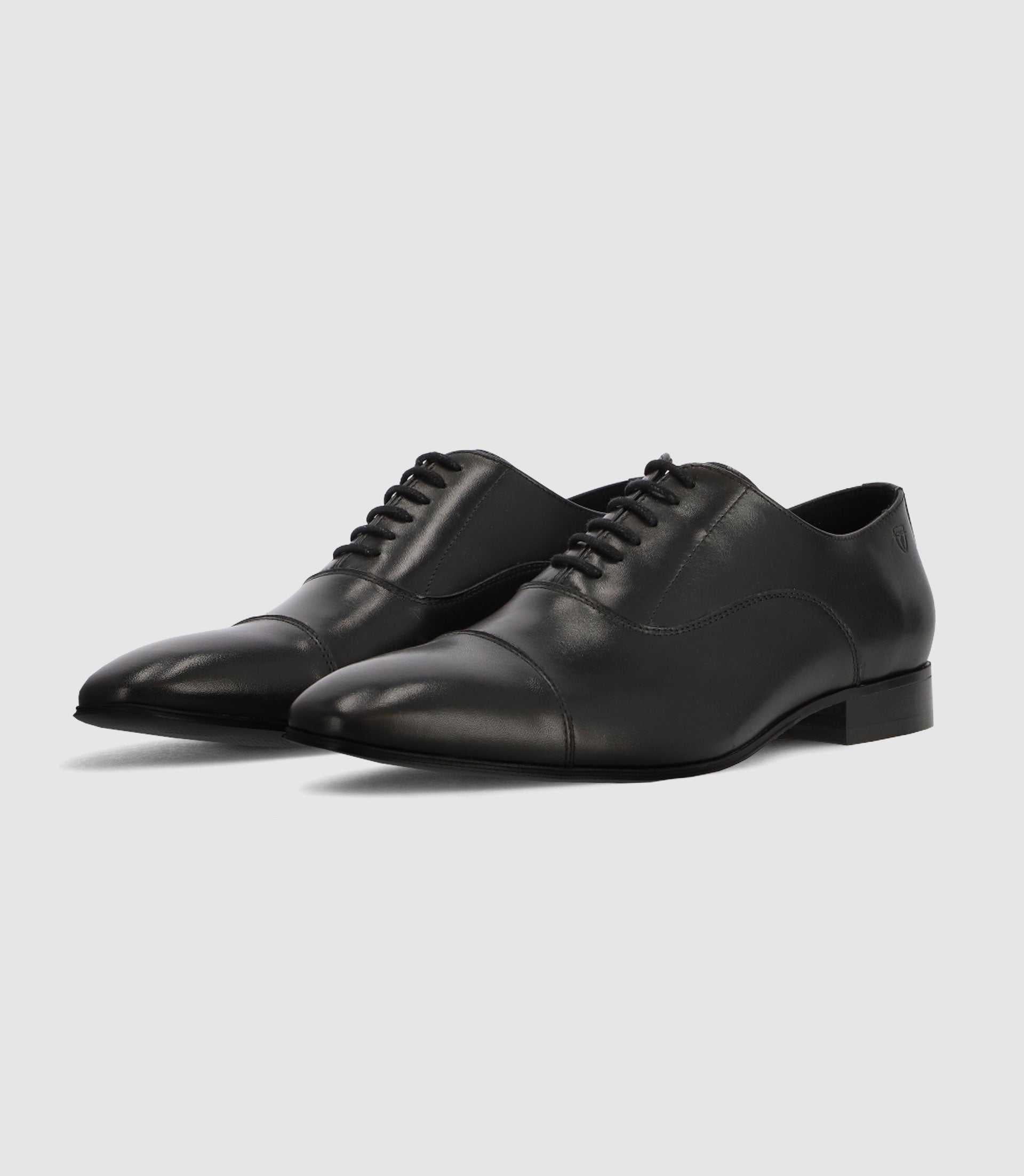 Chaussures richelieu en cuir noires - IZAC