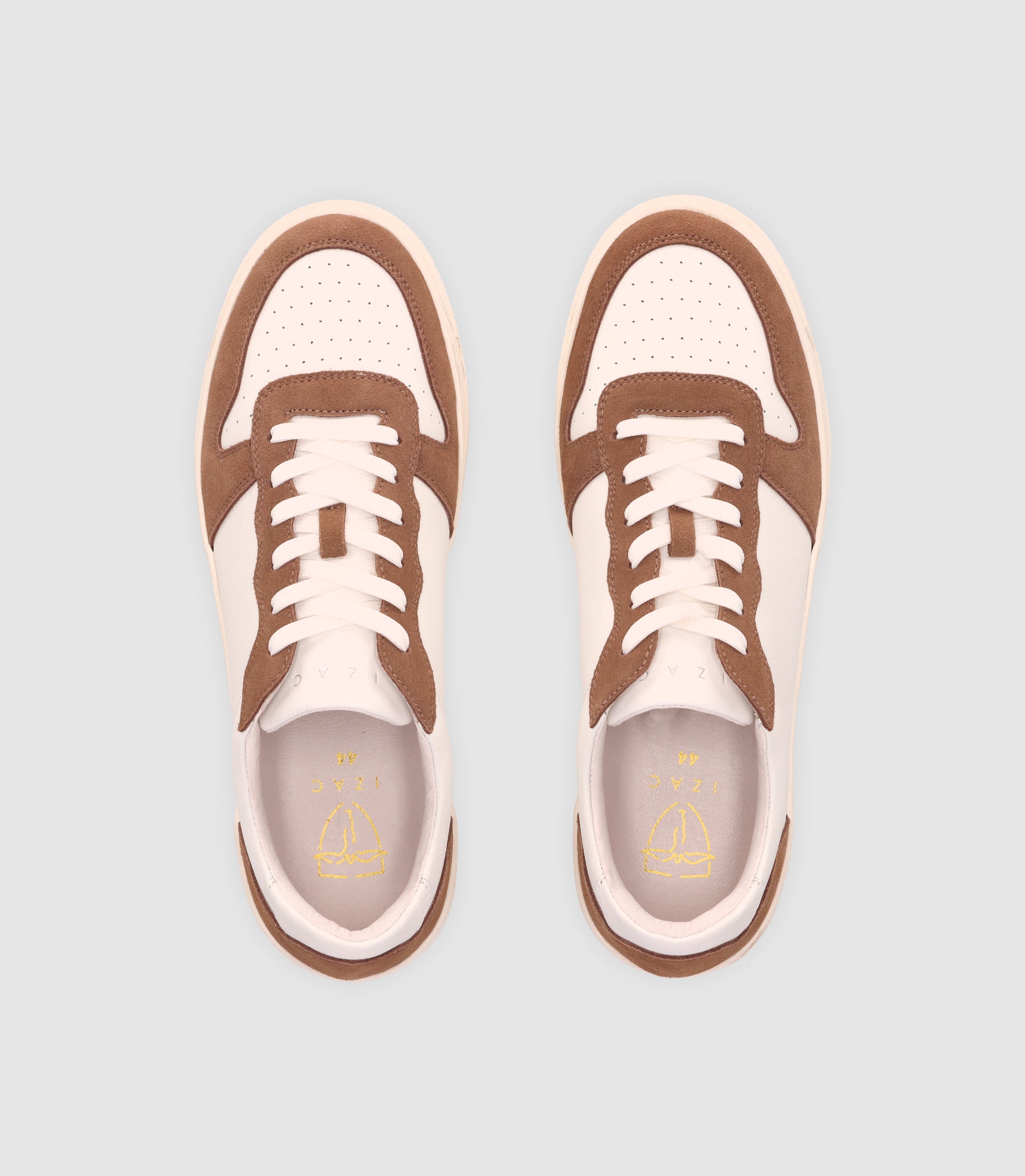 Sneakers shoes with taupe logo