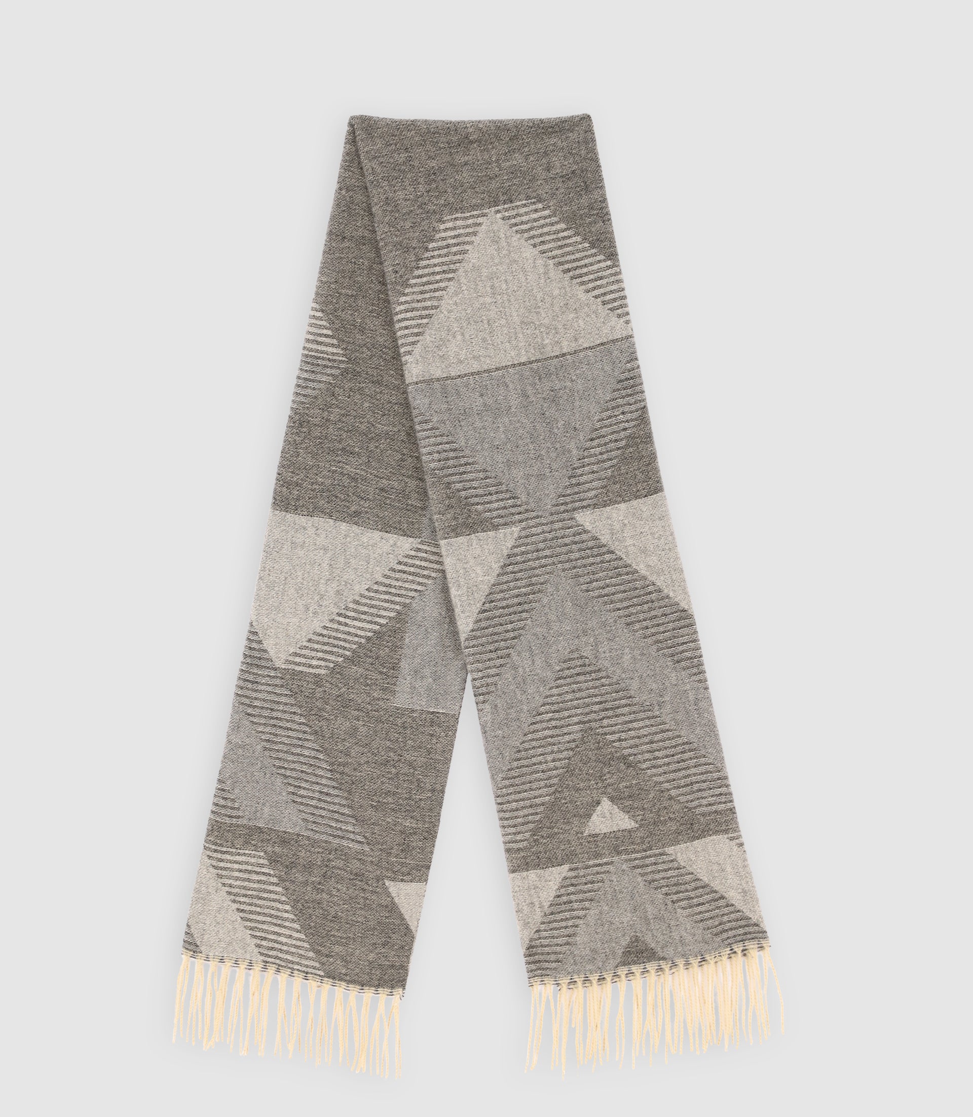 Scarf with gray patterns