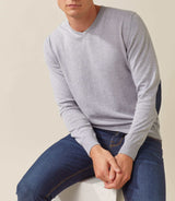 Nelson" light grey V-neck sweater