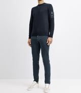 Round neck sweater with navy pocket