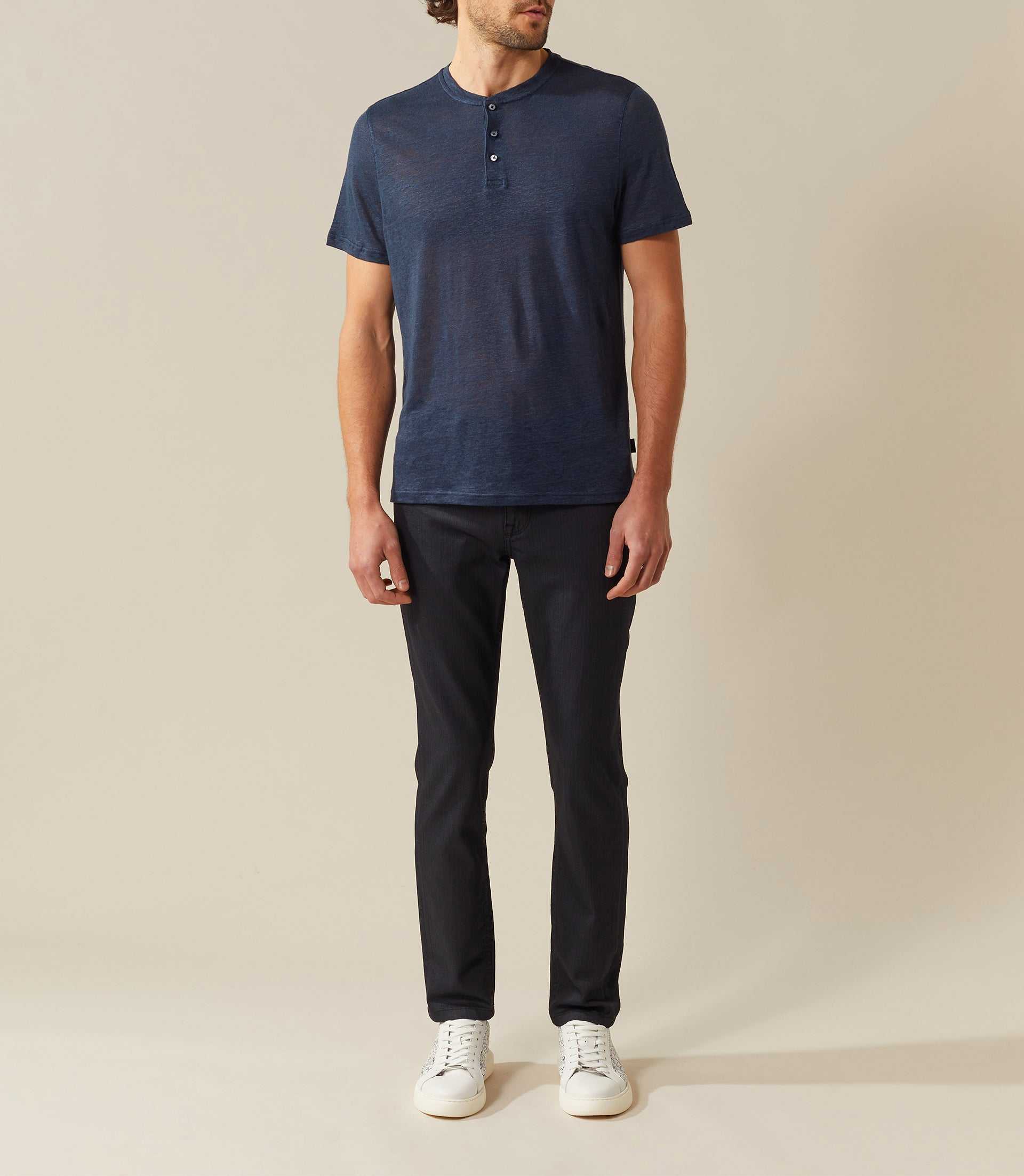 Xabi" navy round neck t-shirt