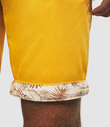 Bermuda-Shorts mit gelbem Fantasiemuster "Slowly".